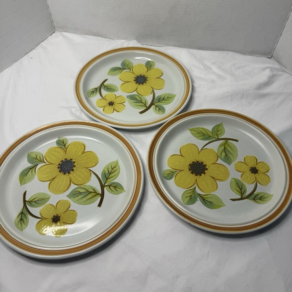 Royal Doulton Other - Vintage Royal Doulton Sunny Days Stoneware Plates Yellow Flower Power 70s Retro